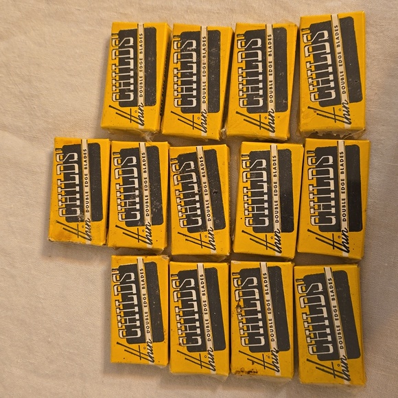 Vintage Razor and 13 Child's Blade packs - Picture 3 of 16